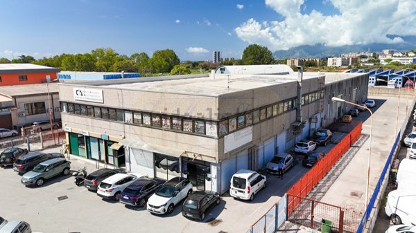 locale commerciale in affitto a Salerno in zona Zona Industriale