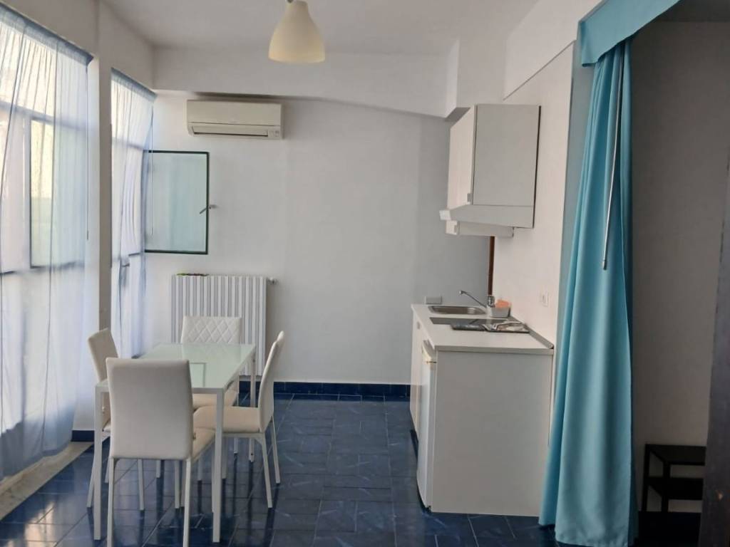 appartamento in affitto a Salerno in zona Centro Città