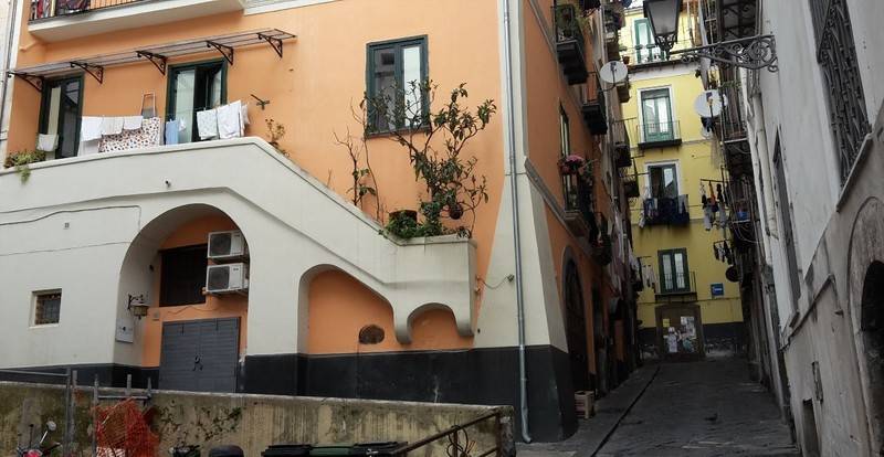 negozio in affitto a Salerno in zona Centro Città