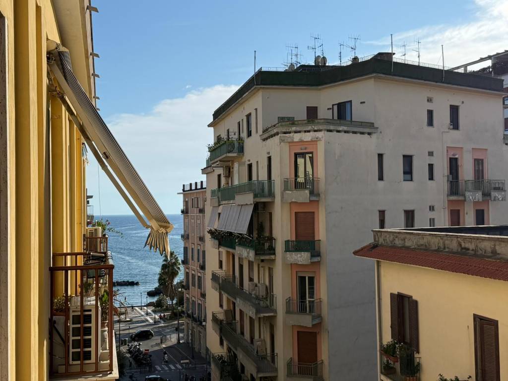 ufficio in affitto a Salerno in zona Centro Città