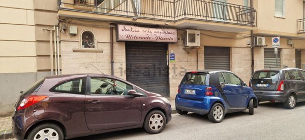 locale commerciale in affitto a Salerno