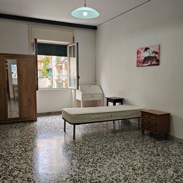 camera singola in affitto a Salerno in zona Centro Città
