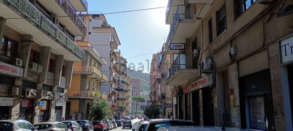 locale commerciale in affitto a Salerno