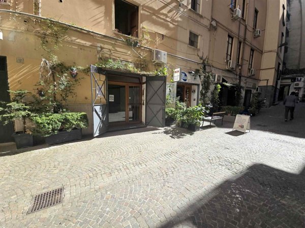 negozio in affitto a Salerno in zona Centro Città