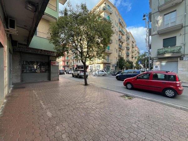 locale commerciale in affitto a Salerno in zona Pastena