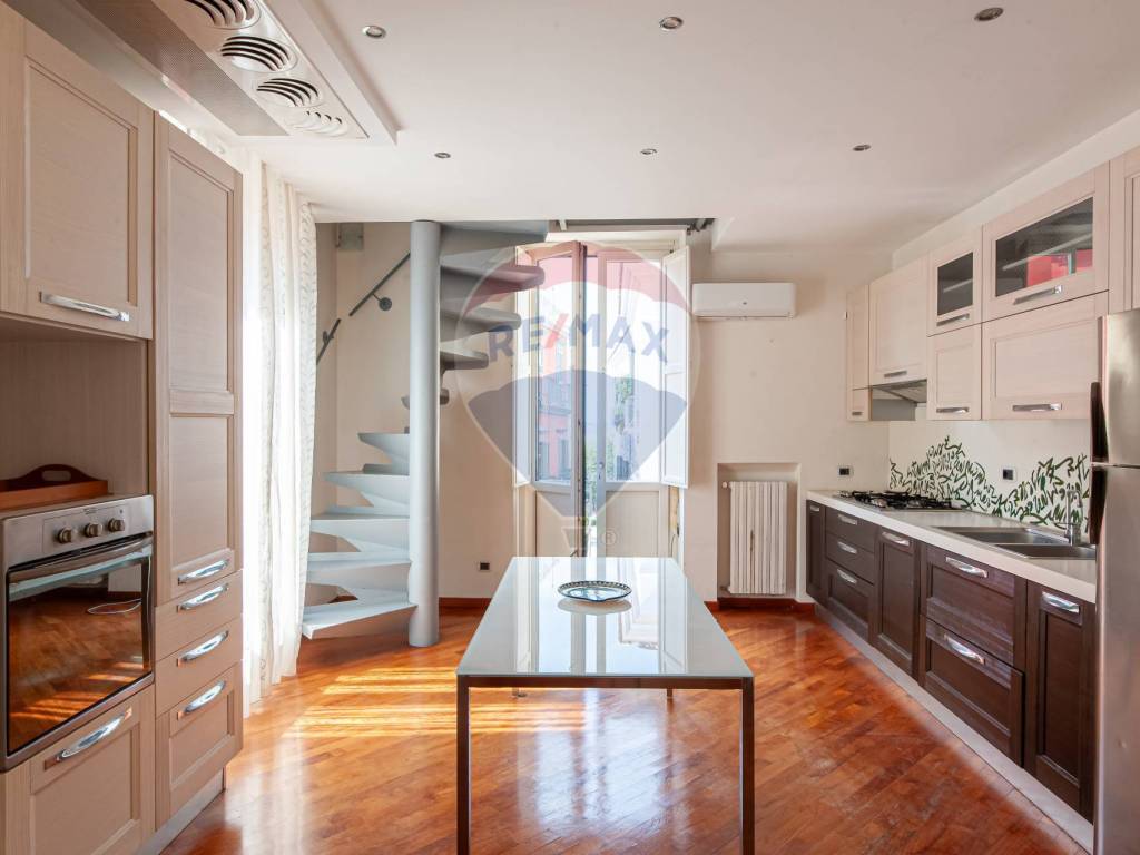 appartamento in affitto a Salerno in zona Centro Città