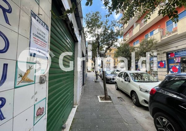 negozio in affitto a Salerno in zona Brignano / Piezzo