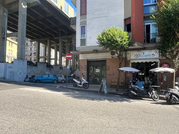 locale commerciale in affitto a Salerno in zona Mennolella