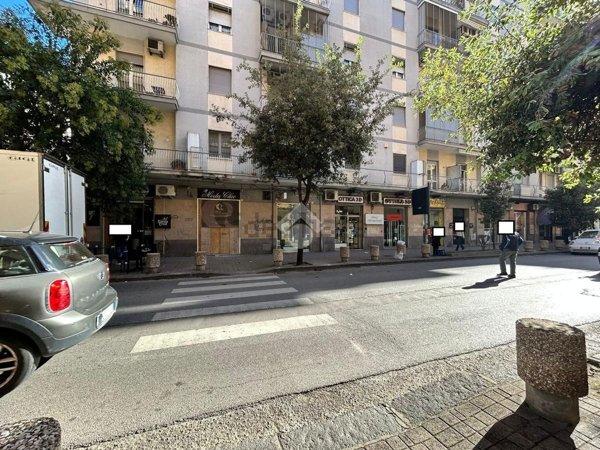 locale commerciale in affitto a Salerno in zona Pastena