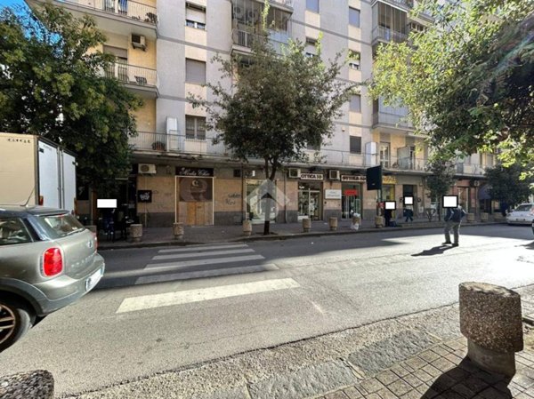 negozio in affitto a Salerno in zona Mercatello
