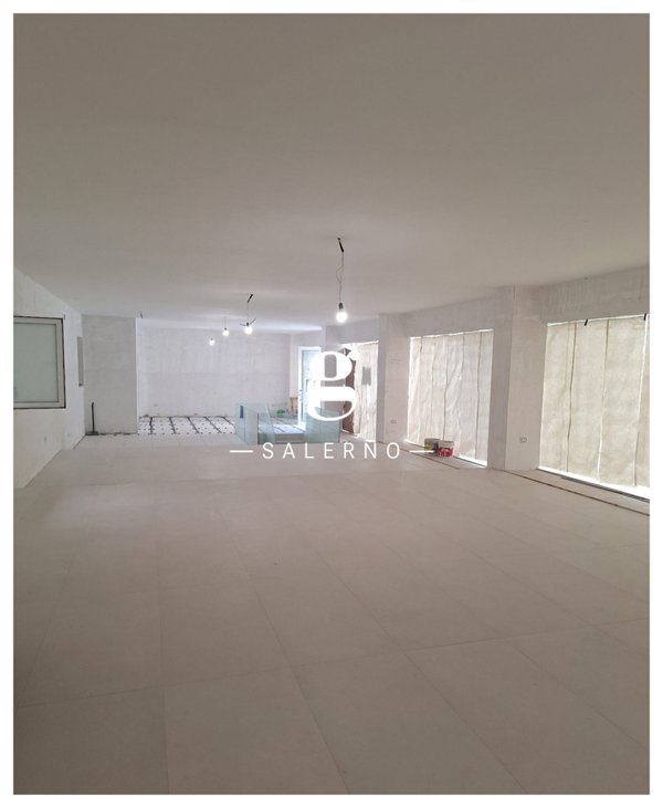 negozio in affitto a Salerno