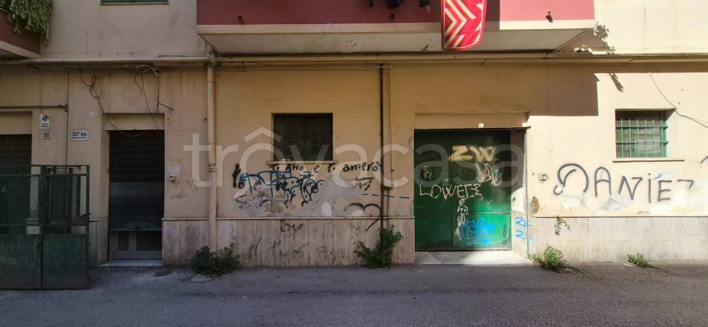 negozio in affitto a Salerno in zona Torrione