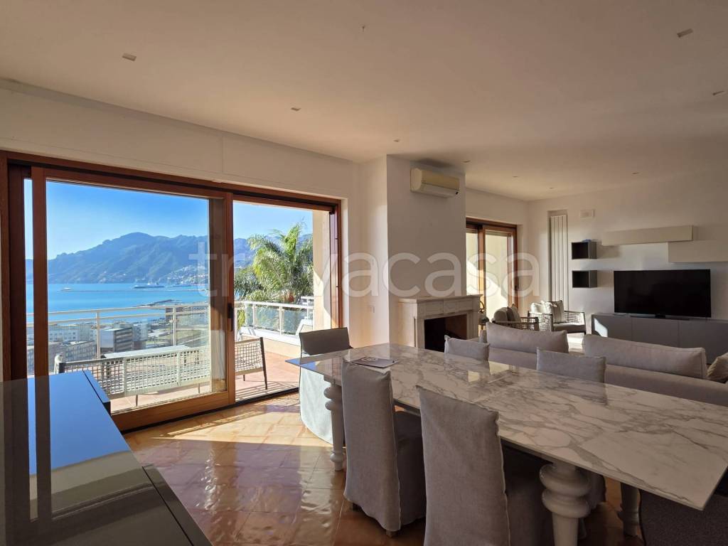 casa indipendente in affitto a Salerno in zona Brignano / Piezzo