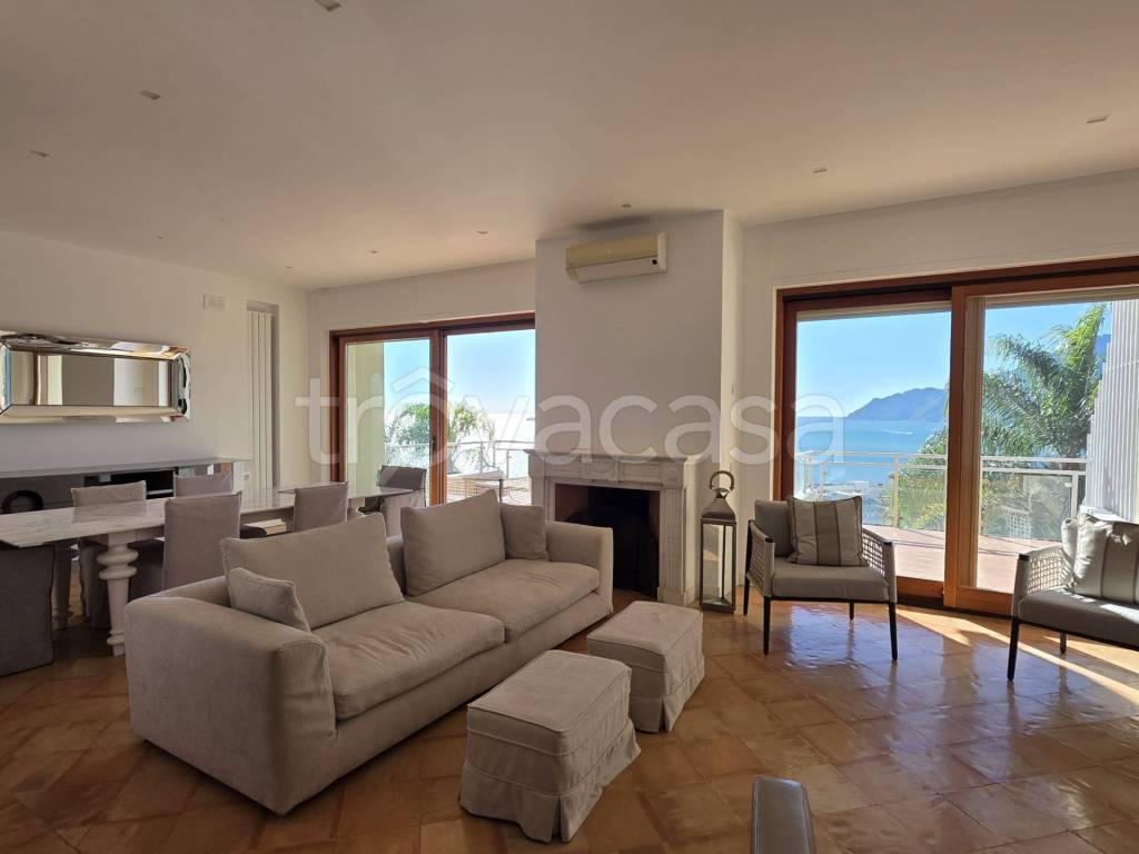 casa indipendente in affitto a Salerno in zona Irno