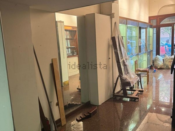 negozio in affitto a Salerno