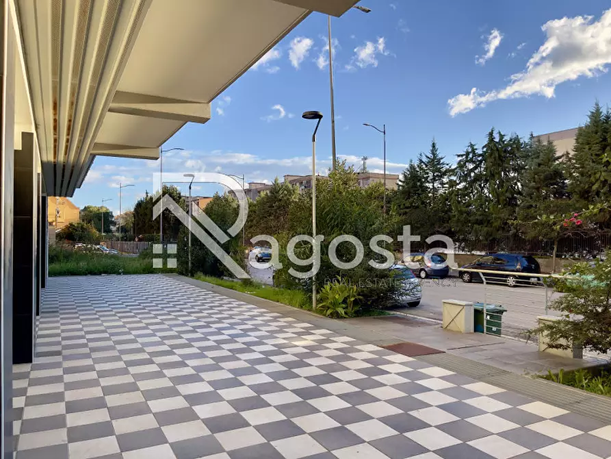 negozio in affitto a Salerno in zona Mercatello