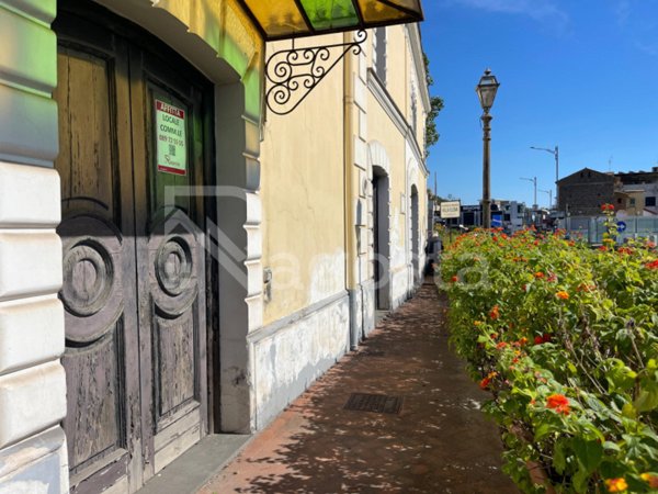 negozio in affitto a Salerno in zona San Leonardo
