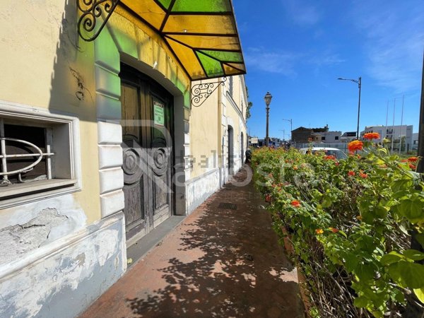 negozio in affitto a Salerno in zona San Leonardo