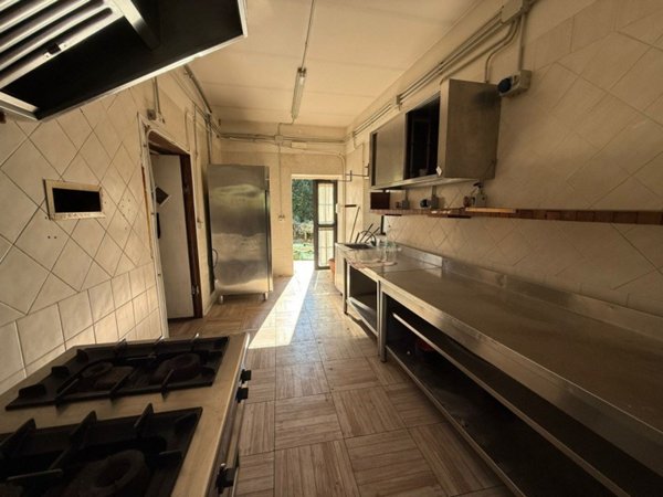 negozio in affitto a Salerno