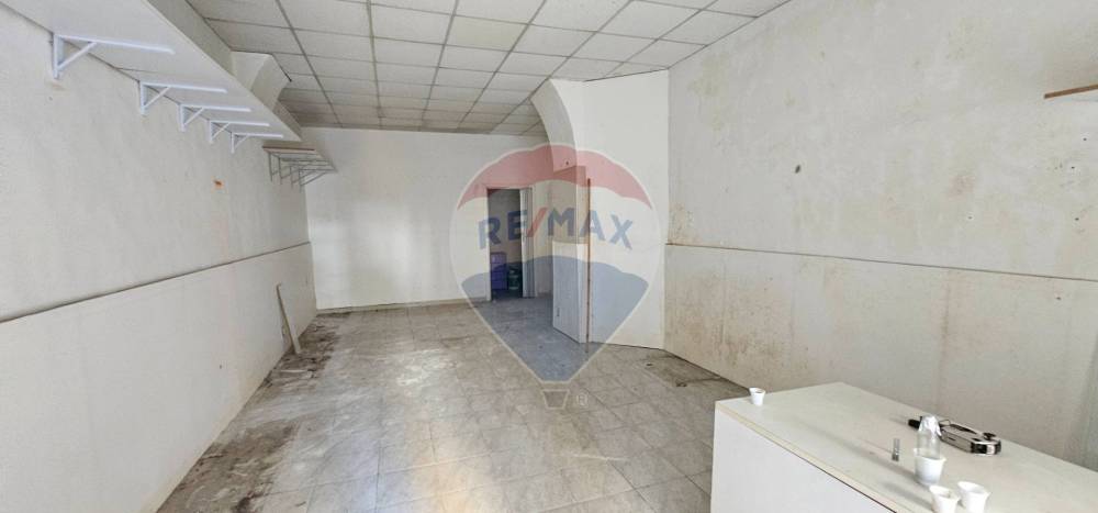 locale commerciale in affitto a Salerno