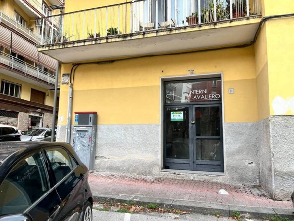 negozio in affitto a Salerno in zona Centro Città