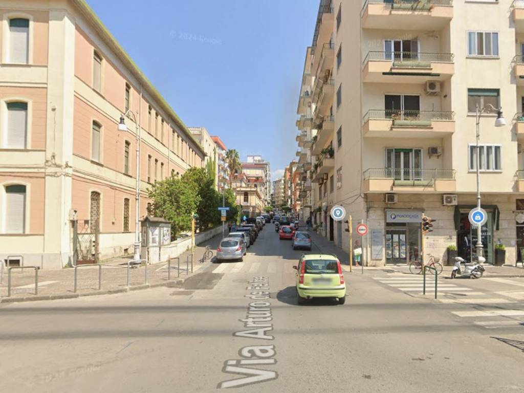 negozio in affitto a Salerno in zona Centro Città