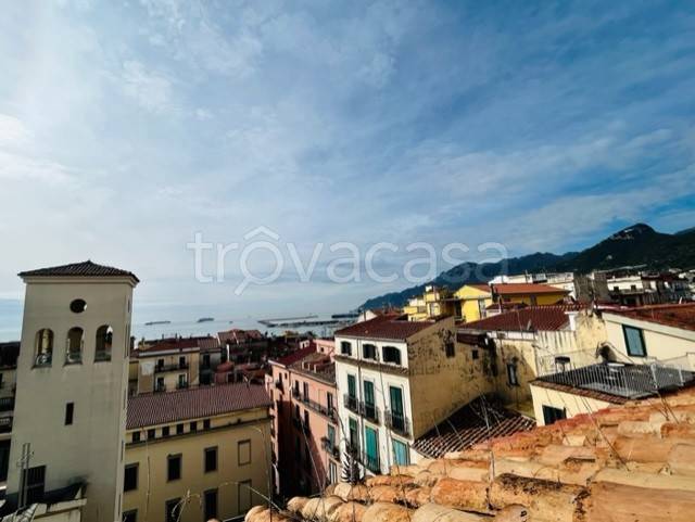 appartamento in affitto a Salerno in zona Centro Città