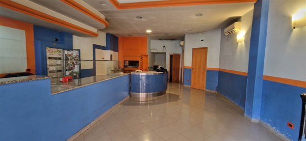 negozio in affitto a Salerno