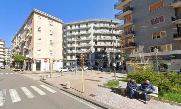 locale commerciale in affitto a Salerno in zona Torrione