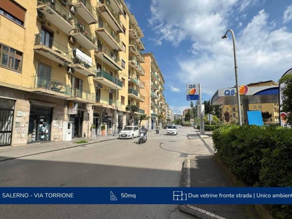 negozio in affitto a Salerno in zona Irno