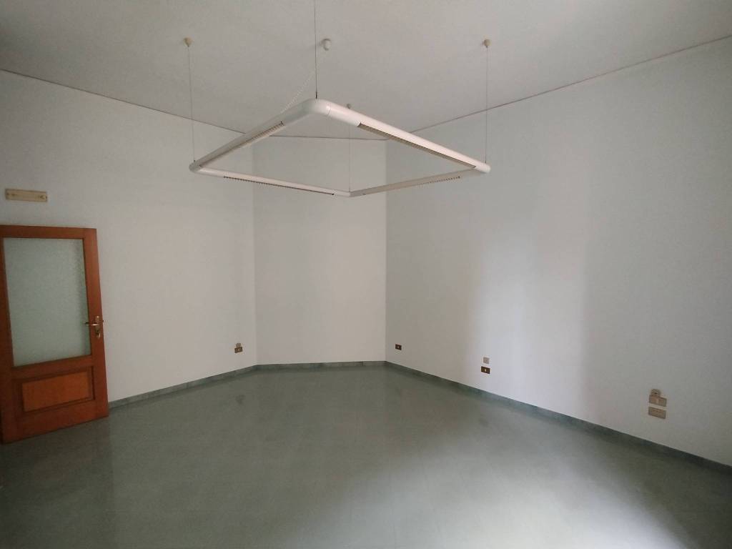 ufficio in affitto a Salerno in zona Centro Città