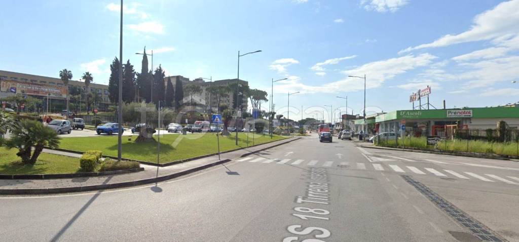 negozio in affitto a Salerno in zona San Leonardo