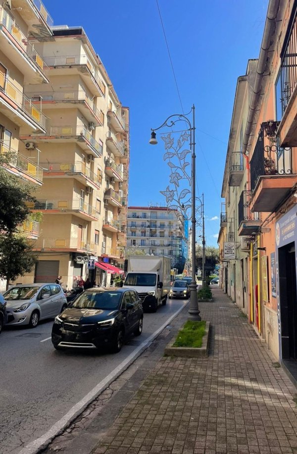 locale commerciale in affitto a Salerno in zona Mercatello