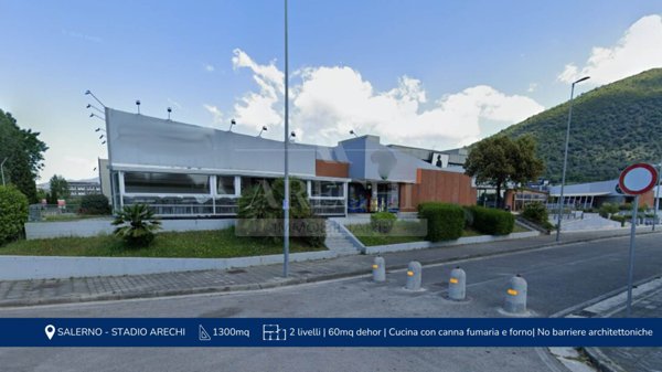 negozio in affitto a Salerno in zona Porto