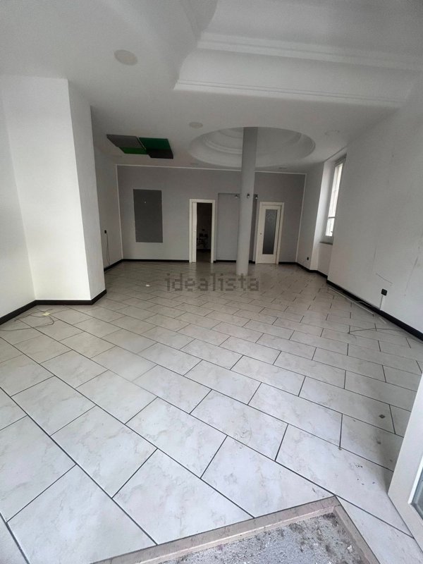 locale commerciale in affitto a Salerno in zona Gelsi Rossi