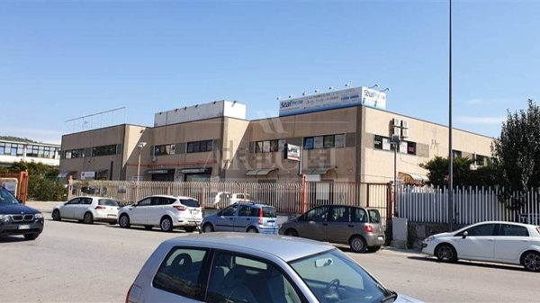 locale commerciale in affitto a Salerno in zona Zona Industriale