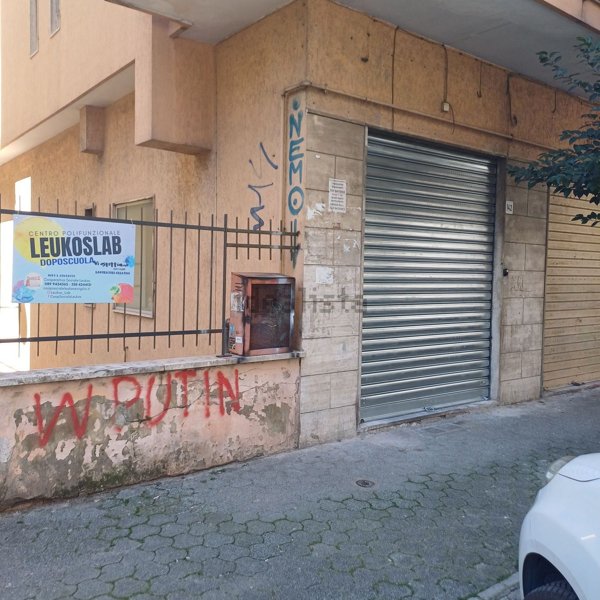 locale commerciale in affitto a Salerno in zona Gelsi Rossi
