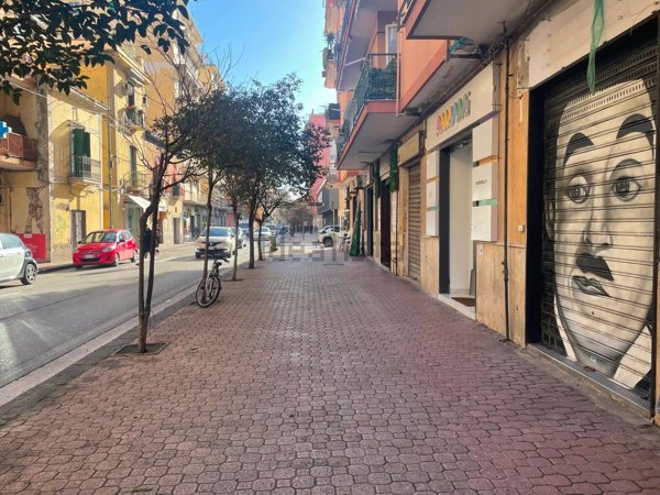 locale commerciale in affitto a Salerno in zona Centro Città