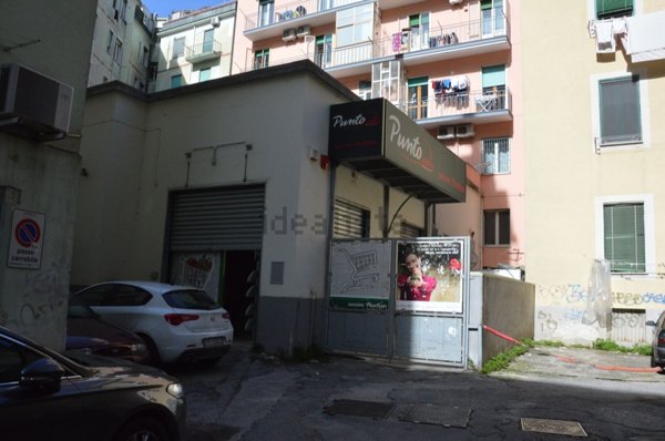 locale commerciale in affitto a Salerno
