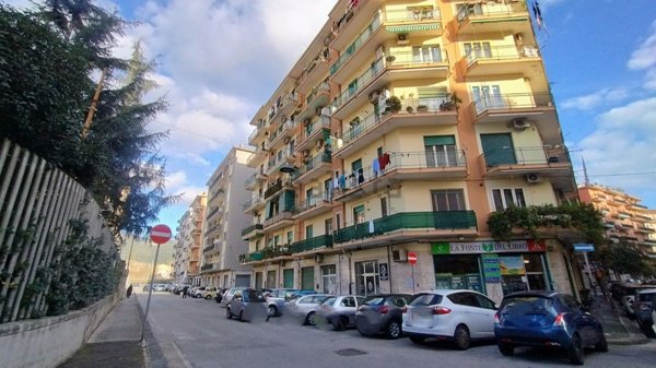 locale commerciale in affitto a Salerno in zona Mercatello