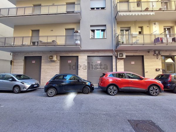 locale commerciale in affitto a Salerno in zona Centro Città