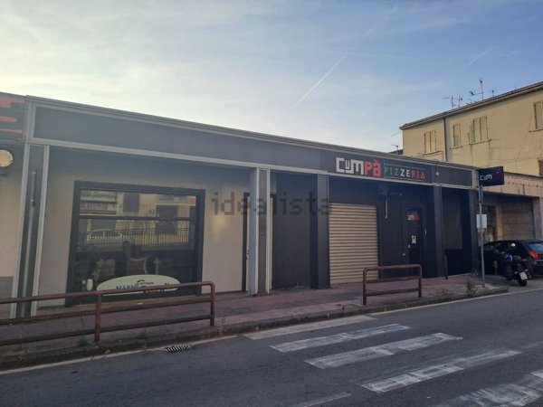 locale commerciale in affitto a Salerno in zona Irno