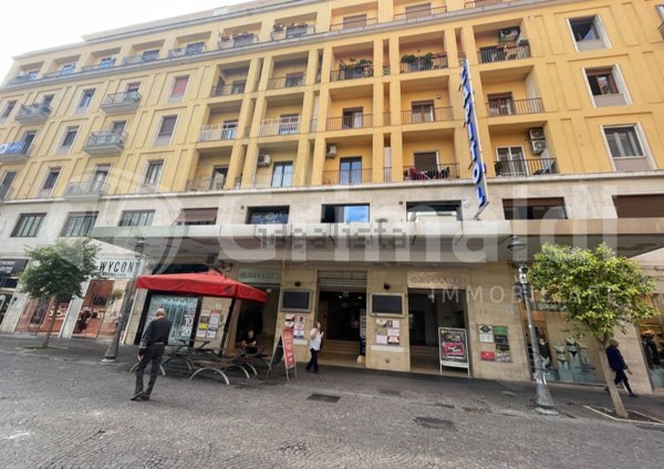 locale commerciale in affitto a Salerno in zona Centro Città