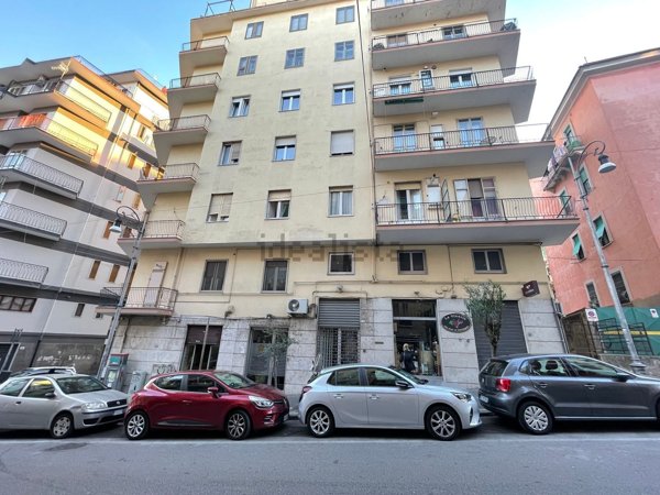 locale commerciale in affitto a Salerno