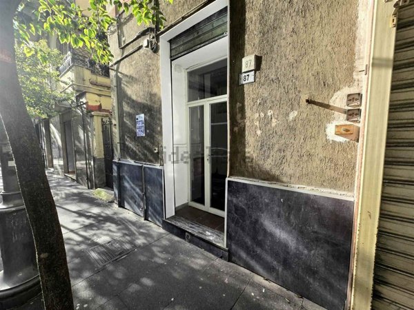 locale commerciale in affitto a Salerno