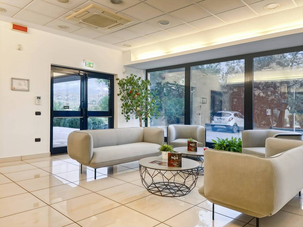 ufficio in affitto a Salerno in zona Zona Industriale