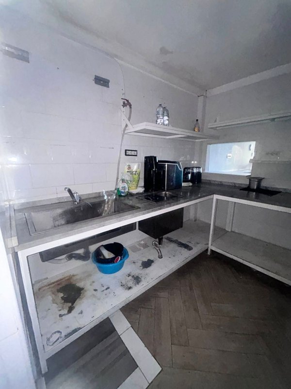 locale commerciale in affitto a Salerno in zona Centro Città