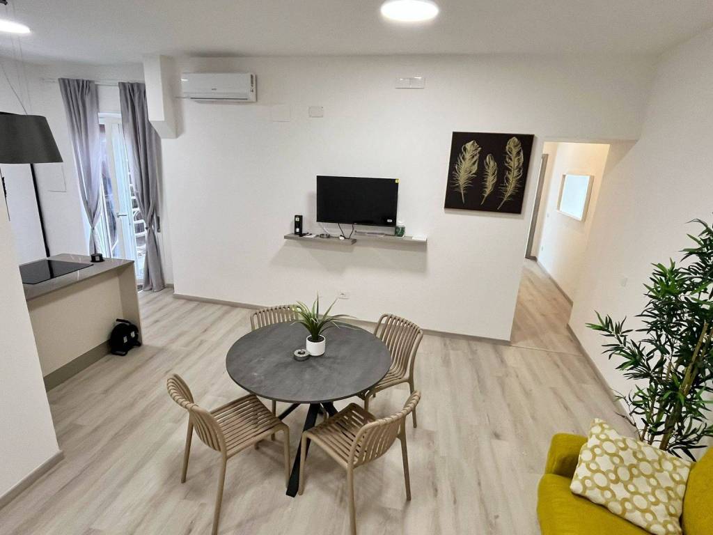 appartamento in affitto a Salerno in zona Porto
