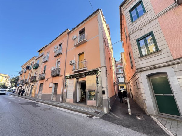 casa semindipendente in affitto a Salerno