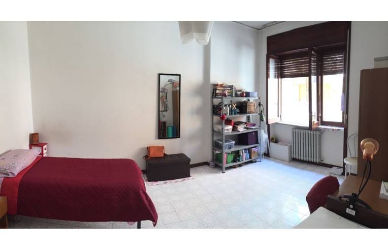 camera singola in affitto a Salerno in zona Centro Città